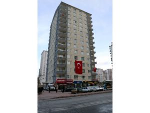 Taner Yıldız, Afrin şehidinin evini ziyaret etti