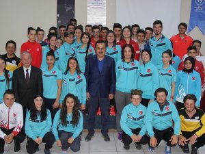 Ersöz TOHM sporcuları ile bir araya geldi