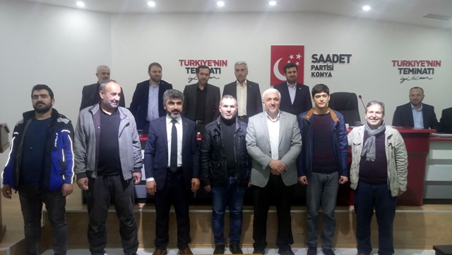 Partilerinden istifa edip Saadet’e katıldılar