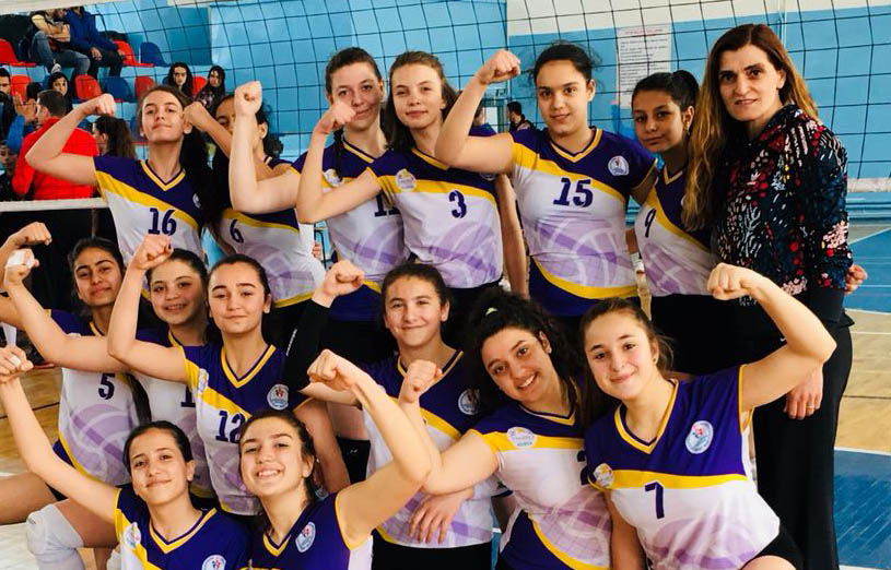 Voleybol Takımı yarı finale yükseldi