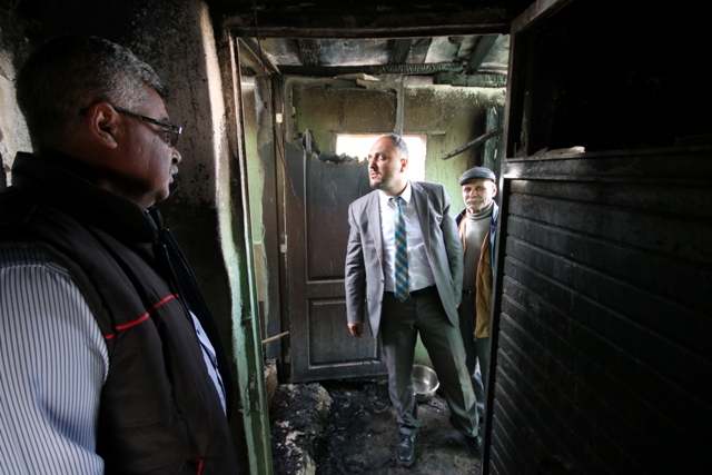 Evi yanan aileye Başkan Özaltun'dan destek