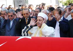 MİT Şefi’ne, gözyaşıyla veda