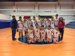 Voleybol erkek takımı yarı finale yükseldi