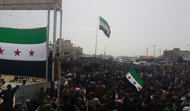 YPG kontrolündeki Tel Rıfat halkı sokaklara döküldü... / VİDEO