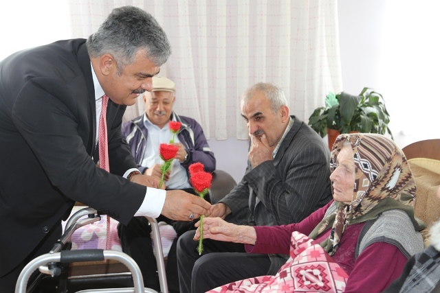 Onların Hayır Duaları Bizim İçin En Büyük Kazançtır