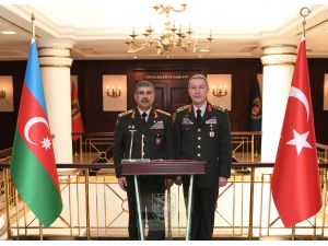 Azerbaycan Savunma Bakanından Orgeneral Akar'a ziyaret