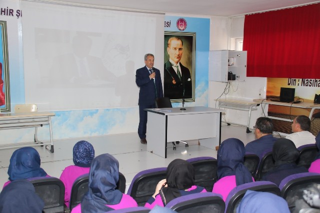 Başkan Akkaya, öğrencilerle bir araya geldi