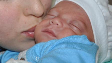 Avrupa'da en genç Türkler anne oluyor