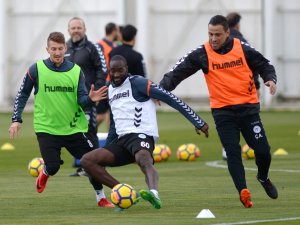 Atiker Konyaspor, Osmanlıspor maçının taktiğini çalıştı