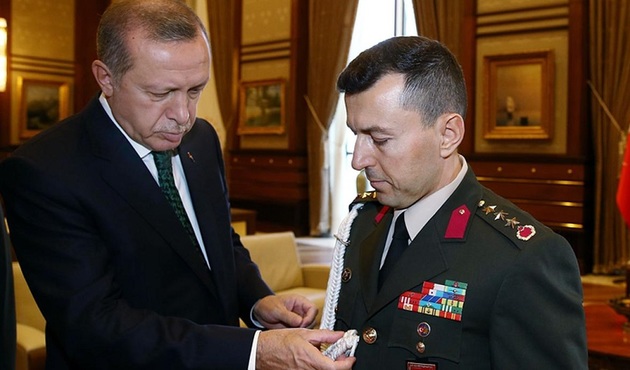 Cumhurbaşkanı Erdoğan'ın etrafındaki herkesi fişlemiş!