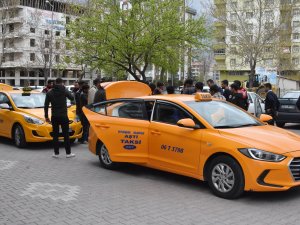 Konya'da 2 takside kaçak 10 Afgan yakalandı