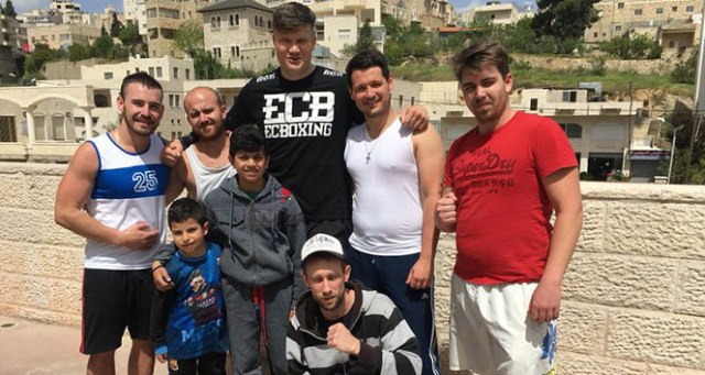 Türk kulübün boksöründen Filistinli çocuklara destek