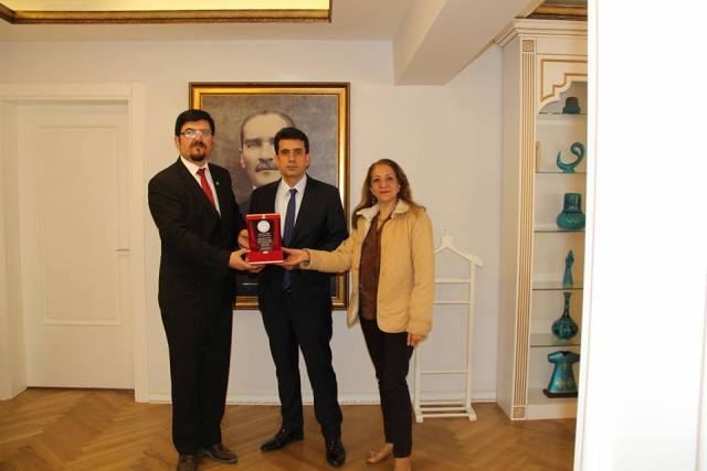 Gönül Gözü Derneğinden Müdür Yaman'a Teşekkür Plaketi