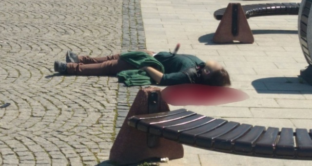 Çanakkale'nin merkezinde önce kalbinden bıçakladı, sonra silahla vurdu