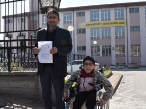 Engelli gençler dombıra öğrendi