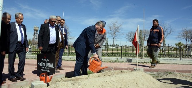 Akyürek: Mezarlık bakımlarına özel önem veriyoruz