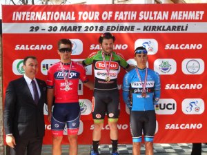 Batuhan Özgür, ipi göğüsledi