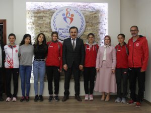 Öğrencilerden Ömer Ersöz’e ziyaret