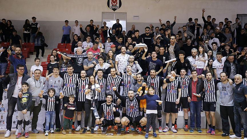 Beşiktaş Mogaz kupanın sahibi