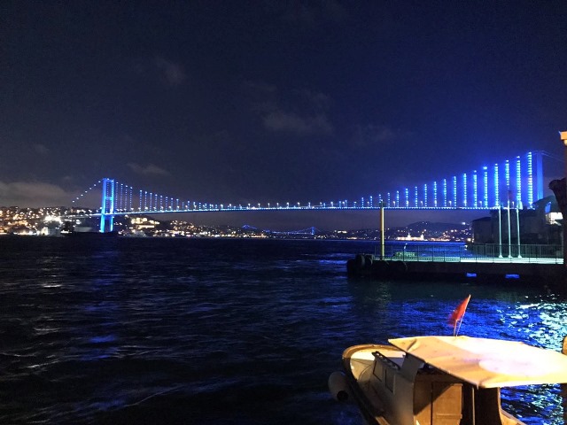 Türkiye, otizm konusunda farkındalık için "mavi"ye bürünecek