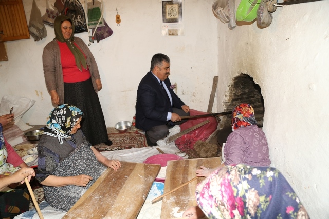 Başkan Özgüven tandır başında