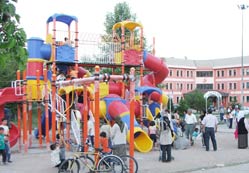 Her mahalleye bir oyun parkı