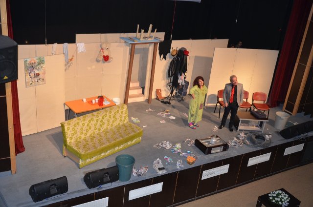 Karapınar'da "Tatlı Kaçık" oyunu sahnelendi