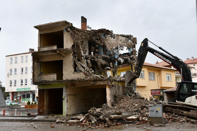 Kulu'da meydan genişletme çalışmaları