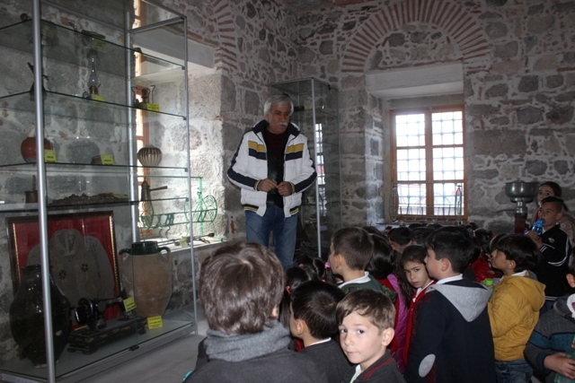 Öğrenciler tarihi yerleri gezdi