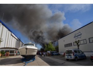GÜNCELLEME 2 - Antalya'da yat imalat deposunda yangın