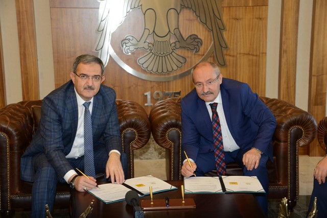 Büyükşehir ile Selçuk Üniversitesi Arasında Bitki Üretim Protokolü imzalandı