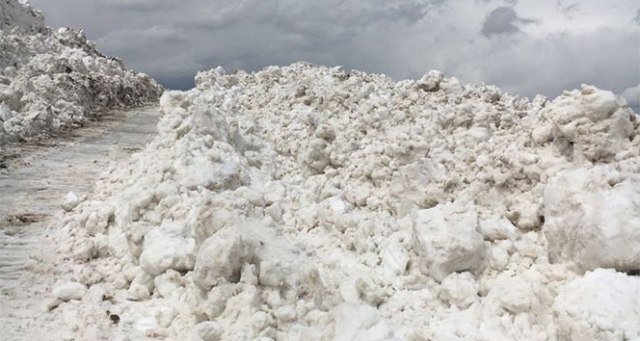 Ağrı’da 2 bin 700 rakımlı bölgede yollar açıldı