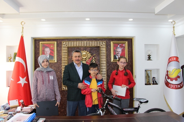 Online Kitap Okuma Yarışması’nda Ödüller Sahiplerine Verildi