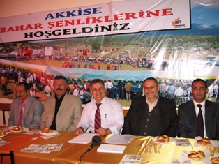 Özalp: 15 bin kişi bekliyoruz