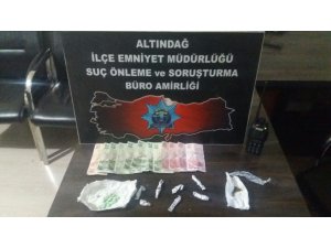 Gençleri zehirleyen sokak satıcıları suçüstü yakalandı