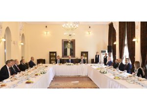 Kurtulmuş, TBMM komisyonu üyeleriyle görüştü