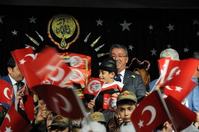 Başkan Hançerli Minik Öğrencilerin Gösterisini İzledi