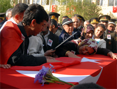 Şehit erlere son görev