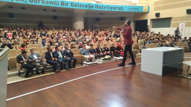 ÖNDER’de başarı ve motivasyon anlatıldı