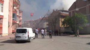 Konya'da tadilat yapılan binada yangın!