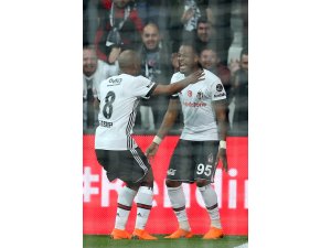 Beşiktaşlılar Vodafone Park'ta gole doyuyor