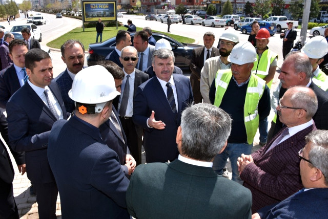 5 Yeni Köprülü Kavşak ve Yaya Üst Geçidi Yapılıyor