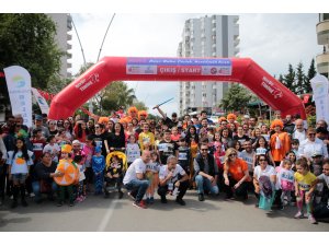 Uluslararası Portakal Çiçeği Karnavalı'nda renkli görüntüler