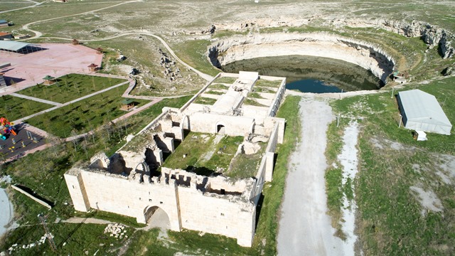 Kızören Obruğu gökyüzünden görüntülendi