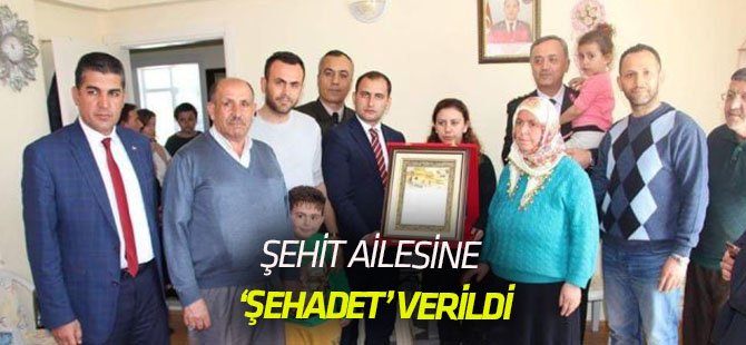 Şehidin ailesine şehadetname verildi