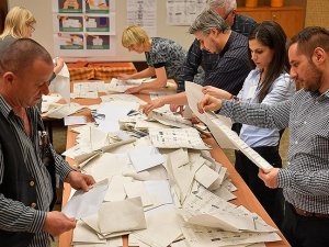 Macaristan genel seçimleri sonrası istifa