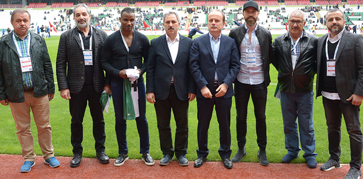 Efsanelere Vefa devam etti