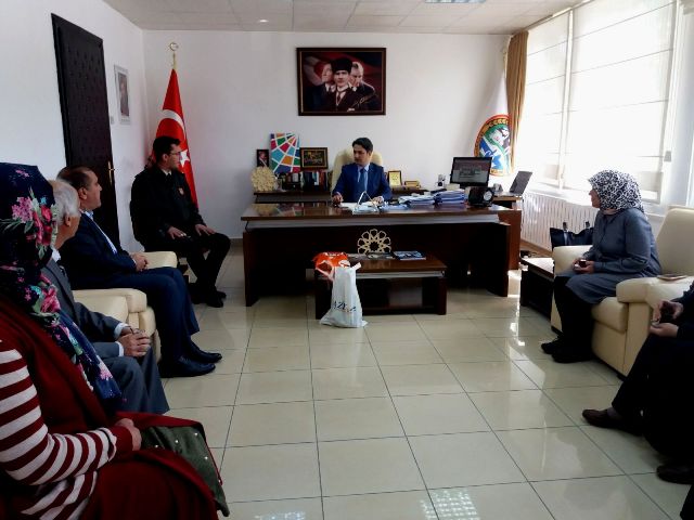 Kermes gelirini Mehmetçik Vakfı'na bağışladılar