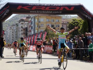 Taşkentsporlu pedallardan yol yarışlarında derece