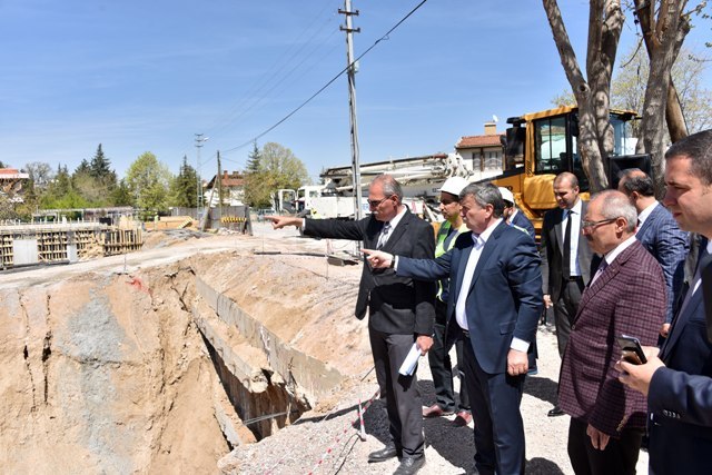 Başkan Akyürek otopark inşaatını inceledi